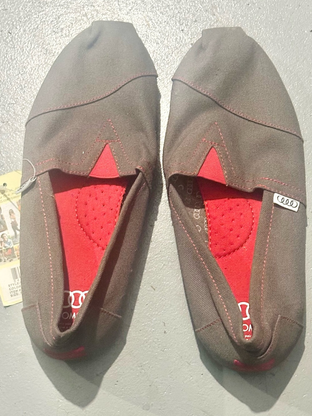 Toms Women's Canvas Slip-Ons - Gray Exterior with Red Insole-7.5
